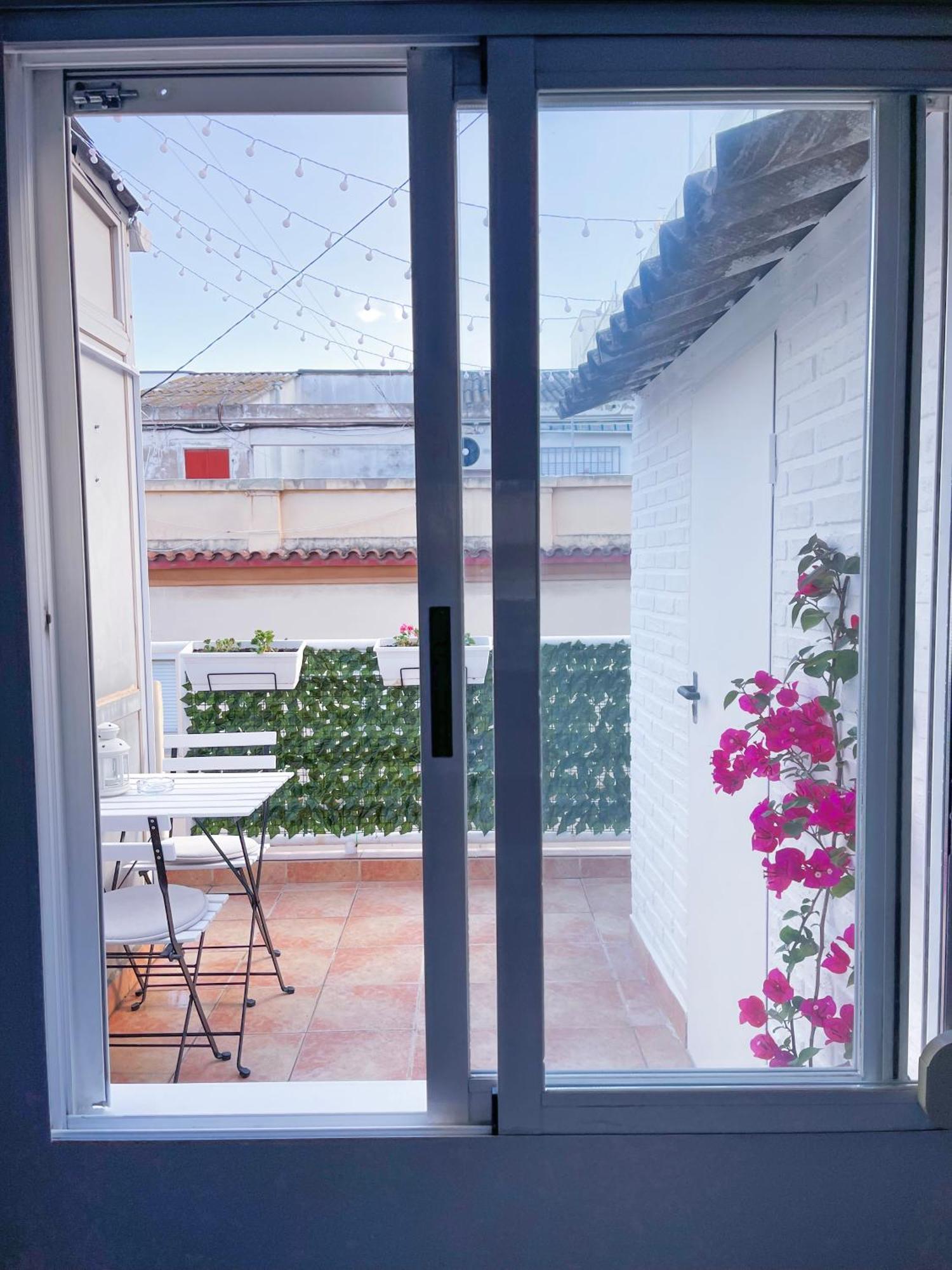 Aiora Valence
